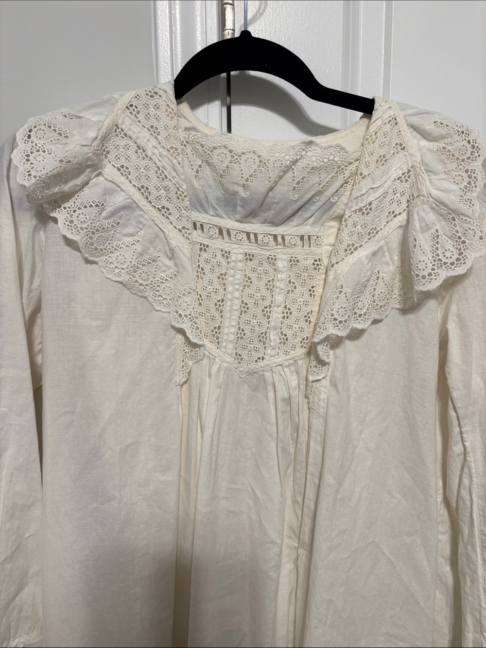 Eileen West Cream Lace-Trim Nightgown Vintage - Picture 2 of 10